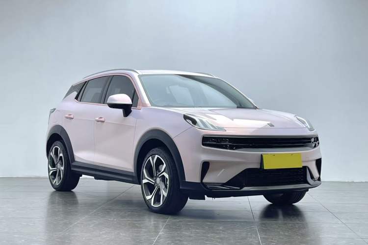 Used Lynk & Co 06 EM-P 2022 PHEV 84 km Range Pro Version Front Right 45 Deg