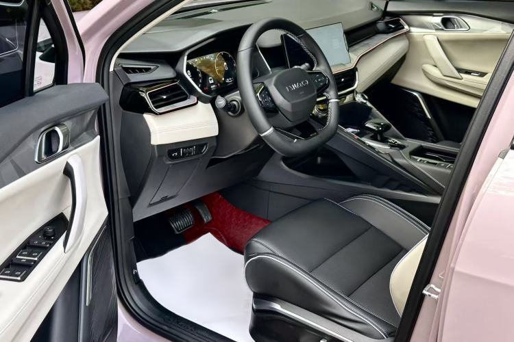 Used Lynk & Co 06 EM-P 2022 PHEV 84 km Range Pro Version Interior 2