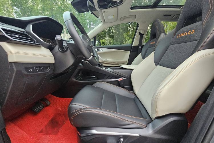 Used Lynk & Co 06 EM-P 2022 PHEV 84 km Range Pro Version Interior 3