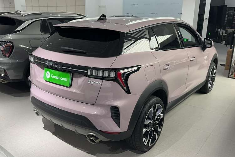 Used Lynk & Co 06 EM-P 2022 PHEV Shero Pink Special Edition Rear Right 45 Deg