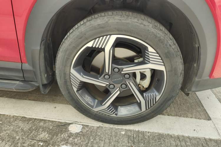 Used Lynk & Co 06 EM-P 2022 PHEV 84 km Range Pro Version Right Front Wheel Hub