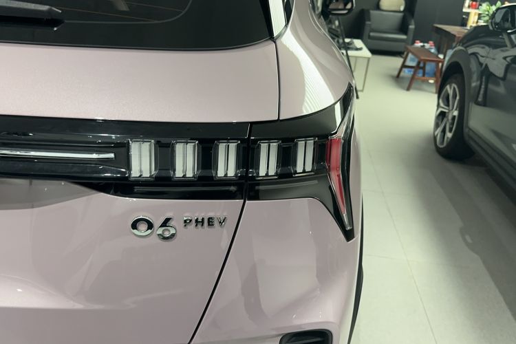 Used Lynk & Co 06 EM-P 2022 PHEV Shero Pink Special Edition Right Rear Taillight