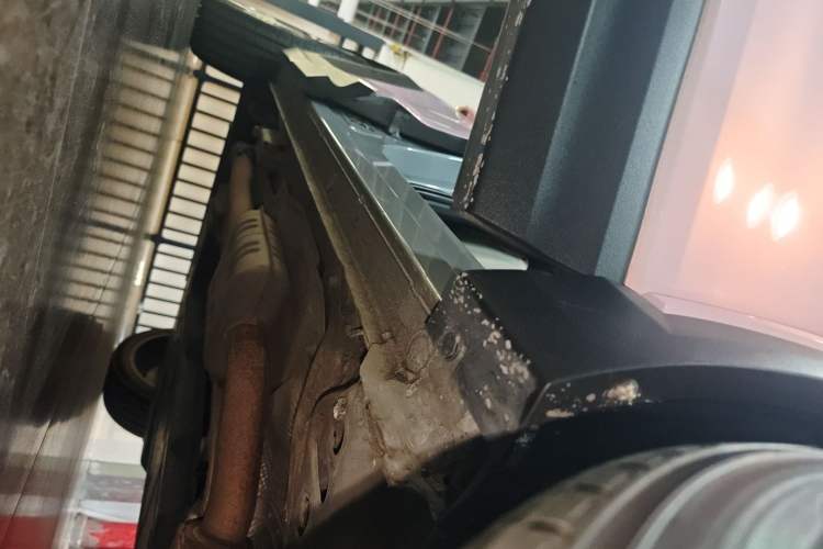 Used Lynk & Co 06 EM-P 2022 PHEV 84 km Range Pro Version Right Side Sill