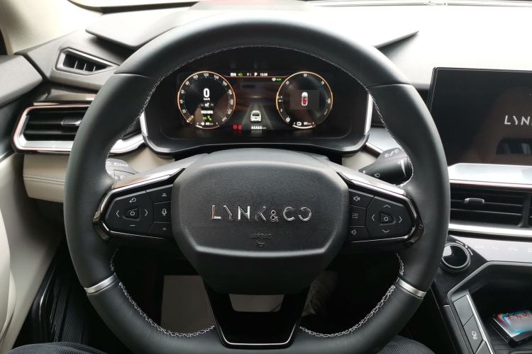 Used Lynk & Co 06 EM-P 2022 PHEV 84 km Range Pro Version Steering Wheel