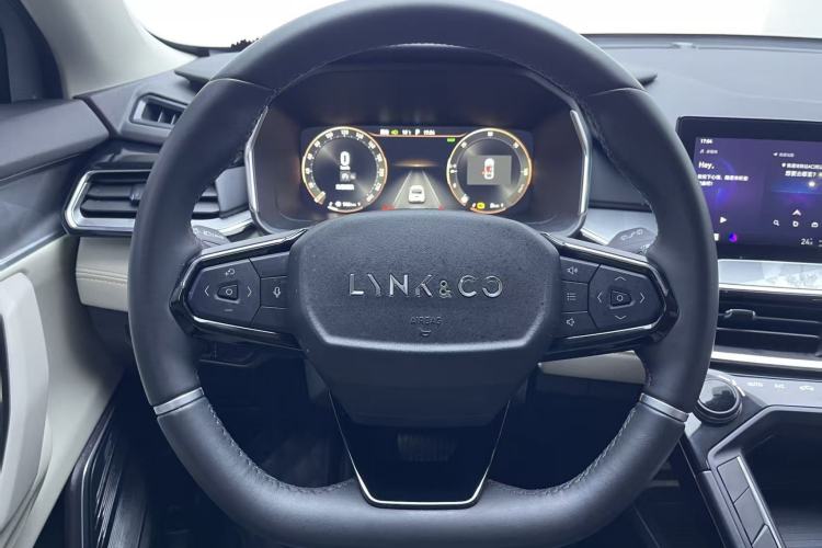 Used Lynk & Co 06 EM-P 2022 PHEV 84 km Range Pro Version Steering Wheel