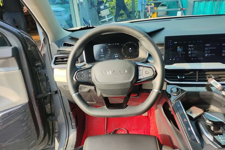 Used Lynk & Co 06 EM-P 2022 PHEV 84 km Range Pro Version Steering Wheel