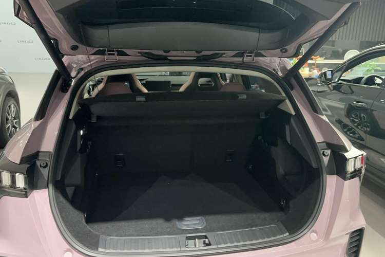 Used Lynk & Co 06 EM-P 2022 PHEV Shero Pink Special Edition Trunk