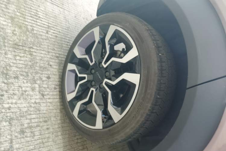 Used Lynk & Co 06 EM-P 2022 PHEV 84 km Range Pro Version Right Rear Wheel Hub
