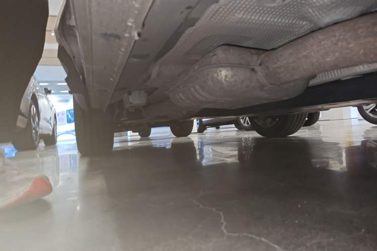 Used Lynk & Co 06 EM-P 2022 PHEV Shero Pink Special Edition Right Side Sill