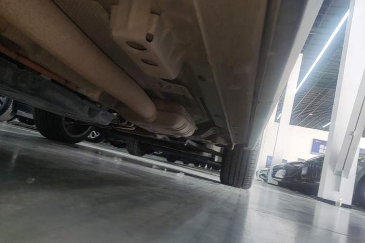 Used Lynk & Co 06 EM-P 2022 PHEV Shero Pink Special Edition Right Side Sill