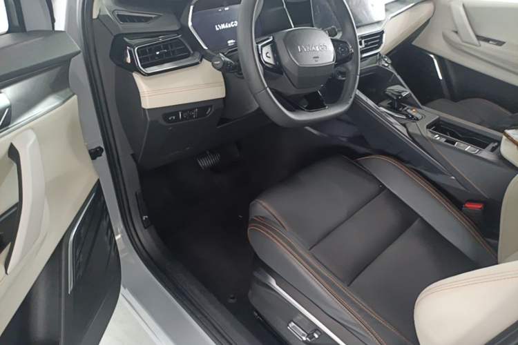 Used Lynk & Co 06 EM-P 2022 PHEV 84 km Range Pro Version Driver Seat
