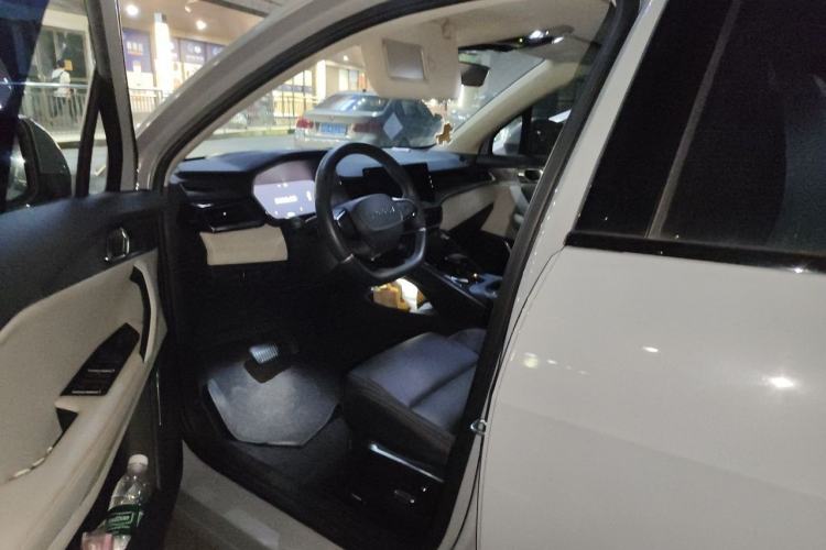 Used Lynk & Co 06 EM-P 2022 PHEV 84 km Range Pro Version Driver Seat