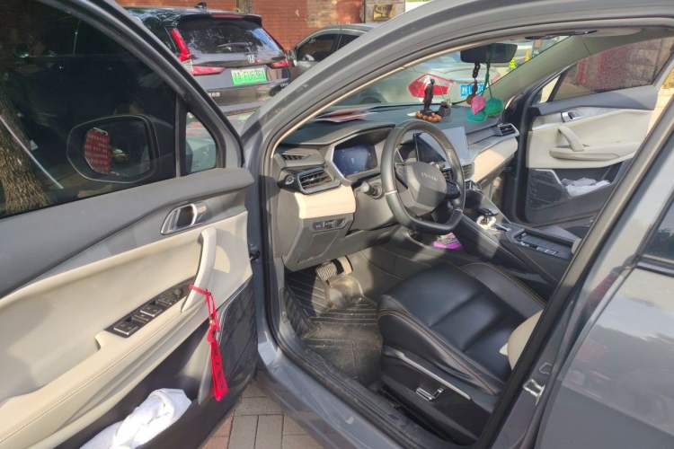 Used Lynk & Co 06 EM-P 2022 PHEV 84 km Range Pro Version Driver Seat