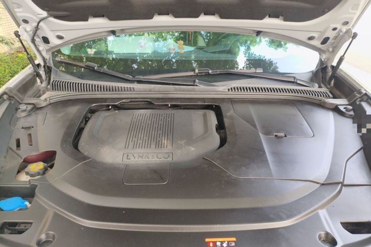 Used Lynk & Co 06 EM-P 2022 PHEV 84 km Range Pro Version Engine Bay