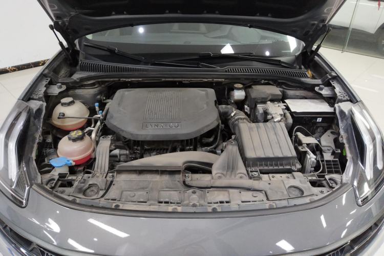 Used Lynk & Co 06 EM-P 2022 PHEV 84 km Range Pro Version Engine Bay