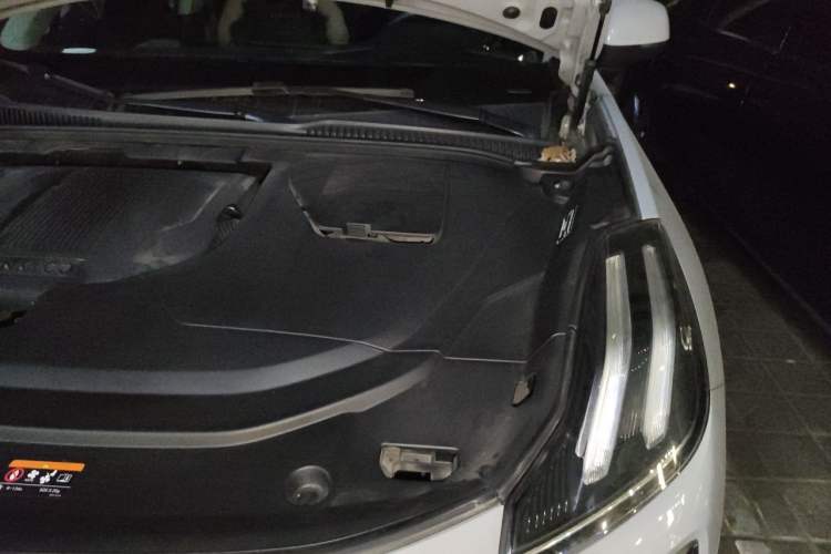 Used Lynk & Co 06 EM-P 2022 PHEV 84 km Range Pro Version Engine Bay Left