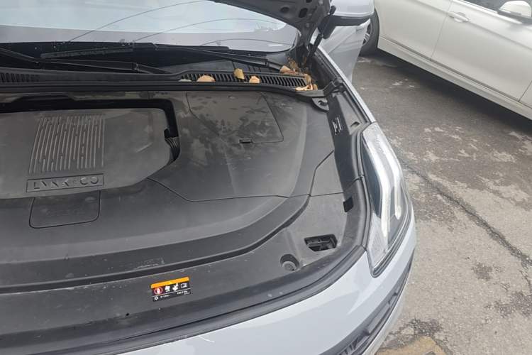 Used Lynk & Co 06 EM-P 2022 PHEV 84 km Range Pro Version Engine Bay Left