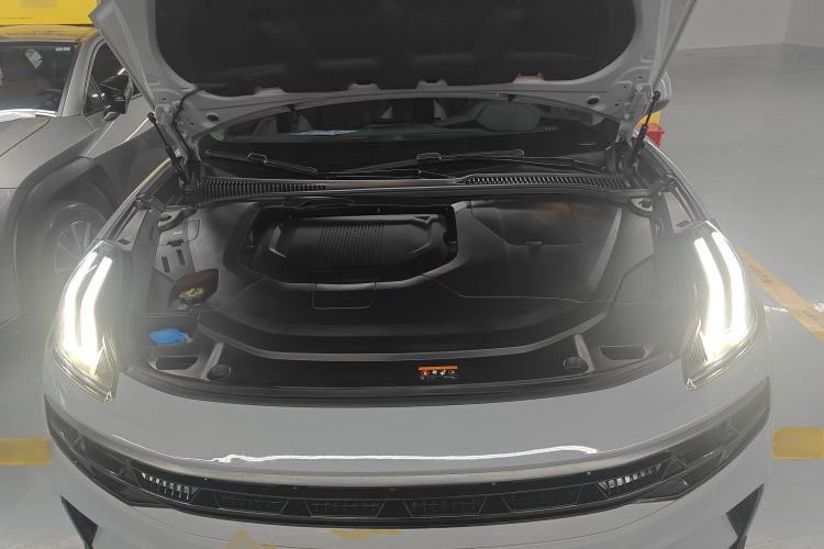 Used Lynk & Co 06 EM-P 2022 PHEV 84 km Range Pro Version Engine Bay