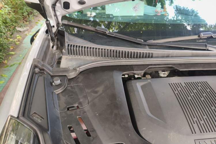 Used Lynk & Co 06 EM-P 2022 PHEV 84 km Range Pro Version Engine Bay Right