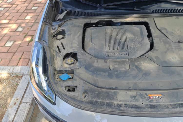 Used Lynk & Co 06 EM-P 2022 PHEV 84 km Range Pro Version Engine Bay Right