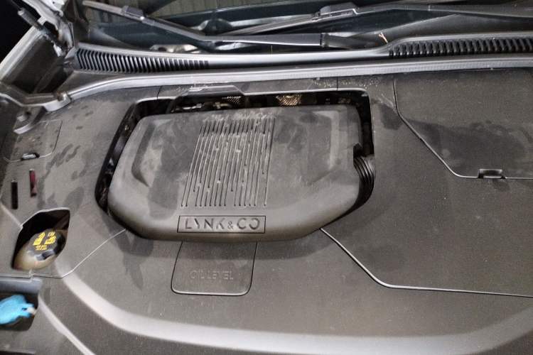 Used Lynk & Co 06 EM-P 2022 PHEV 84 km Range Pro Version Engine Bay