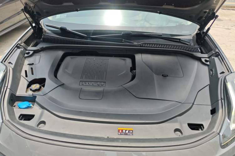 Used Lynk & Co 06 EM-P 2022 PHEV 84 km Range Pro Version Engine Bay
