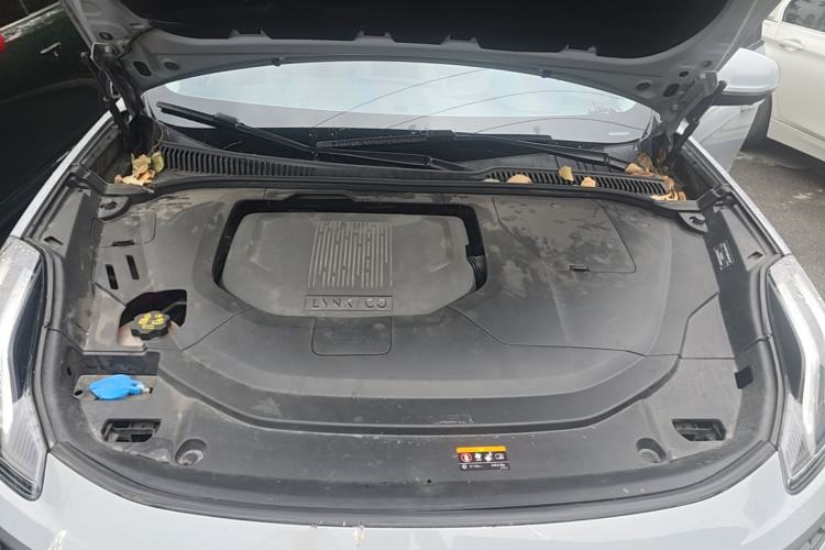 Used Lynk & Co 06 EM-P 2022 PHEV 84 km Range Pro Version Engine Bay