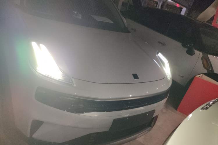 Used Lynk & Co 06 EM-P 2022 PHEV Shero Pink Special Edition Front