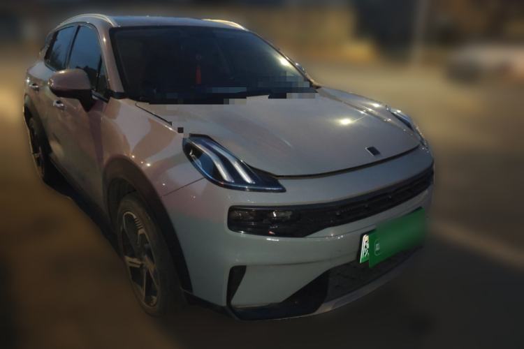 Used Lynk & Co 06 EM-P 2022 PHEV 84 km Range Pro Version Front Right 45 Deg