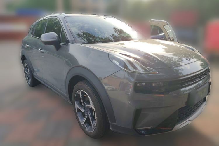 Used Lynk & Co 06 EM-P 2022 PHEV 84 km Range Pro Version Front Right 45 Deg
