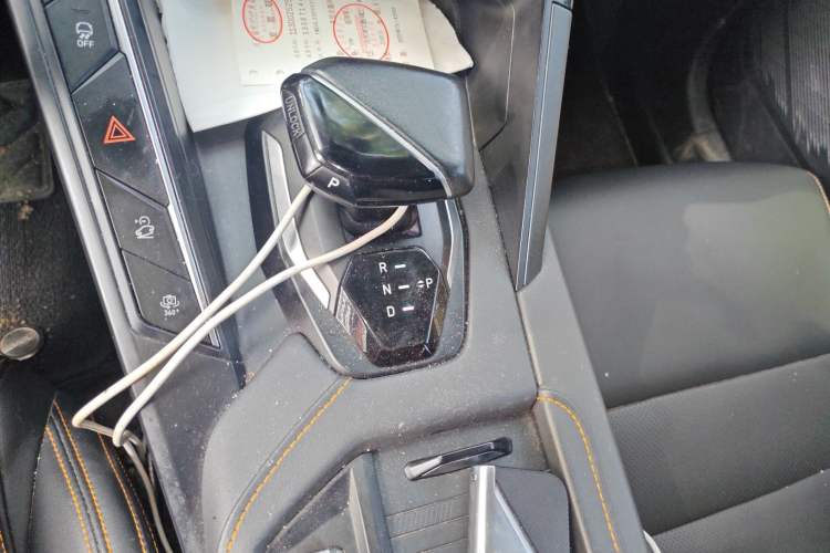 Used Lynk & Co 06 EM-P 2022 PHEV 84 km Range Pro Version Gear Lever