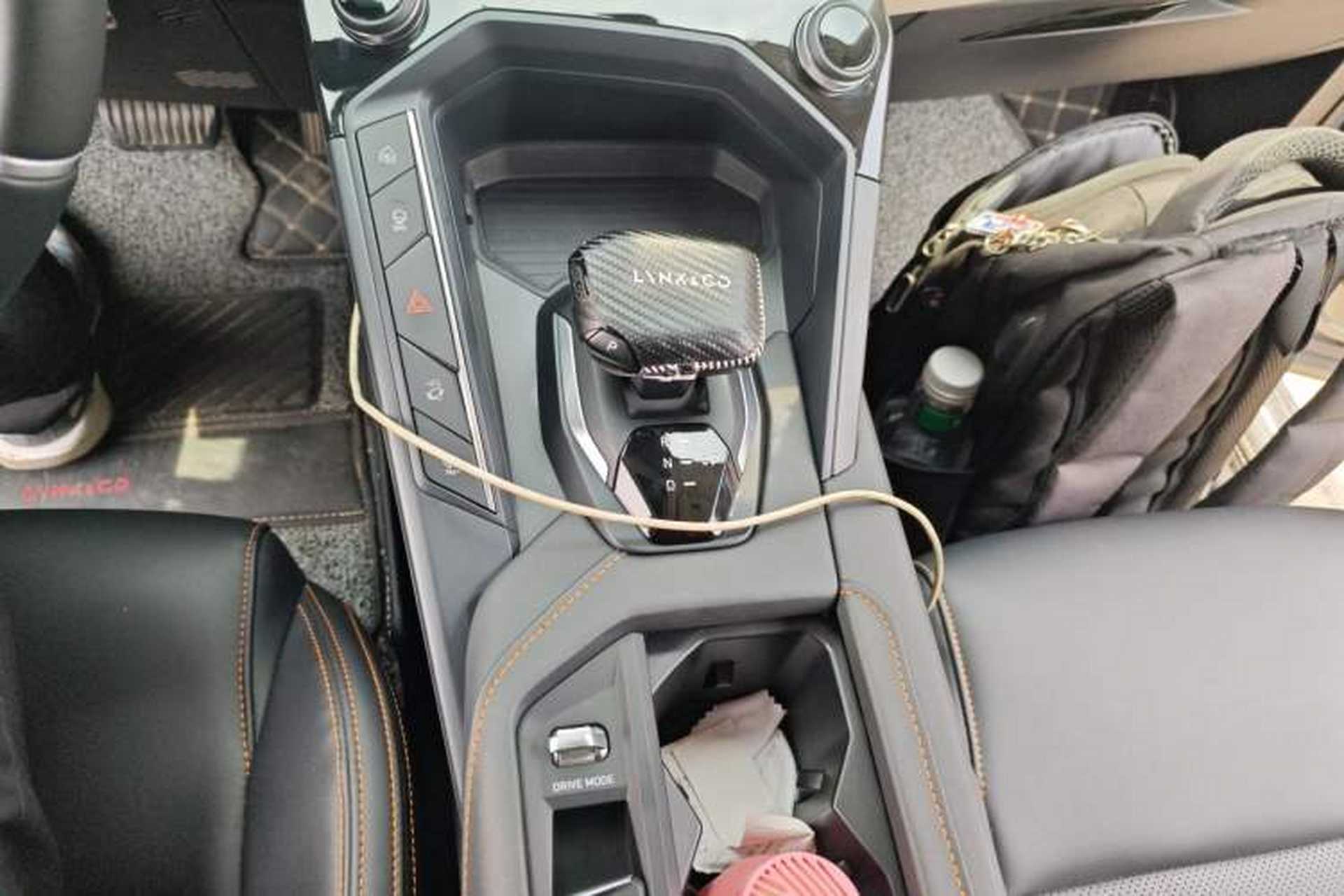 Used Lynk & Co 06 EM-P 2022 PHEV 84 km Range Pro Version Gear Lever