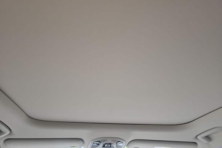 Used Lynk & Co 06 EM-P 2022 PHEV 84 km Range Pro Version Headliner