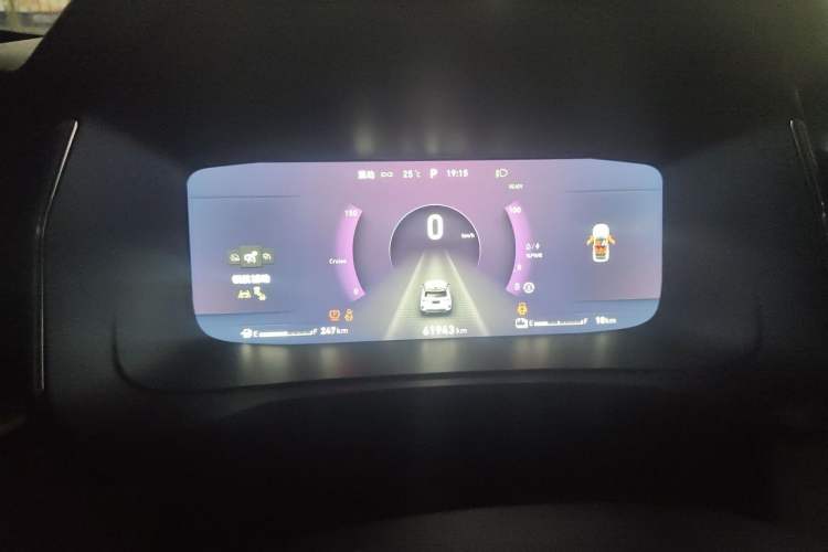 Used Lynk & Co 06 EM-P 2022 PHEV 84 km Range Pro Version Instrument Cluster