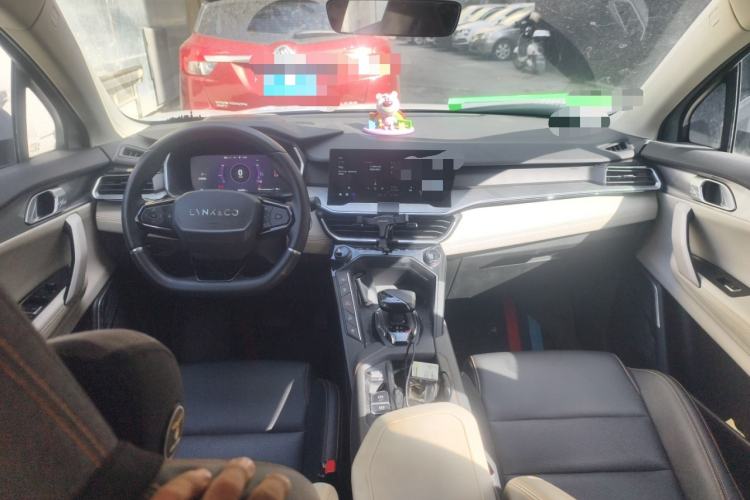 Used Lynk & Co 06 EM-P 2022 PHEV 84 km Range Pro Version Interior 2
