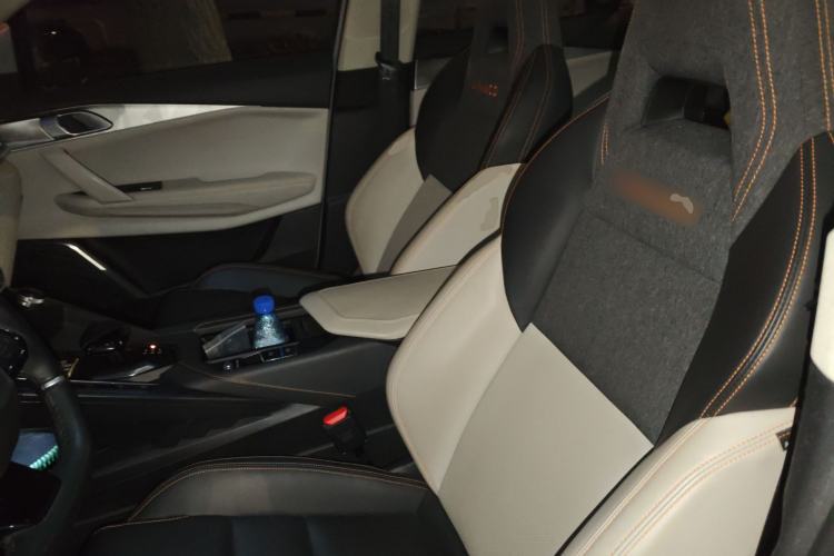 Used Lynk & Co 06 EM-P 2022 PHEV 84 km Range Pro Version Left Front Seat