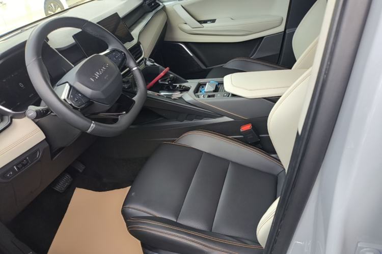 Used Lynk & Co 06 EM-P 2022 PHEV 84 km Range Pro Version Left Front Seat