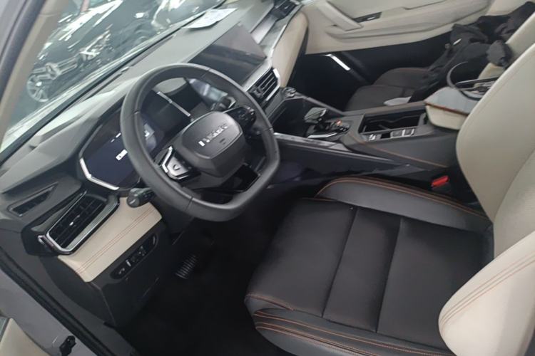 Used Lynk & Co 06 EM-P 2022 PHEV 84 km Range Pro Version Left Front Seat