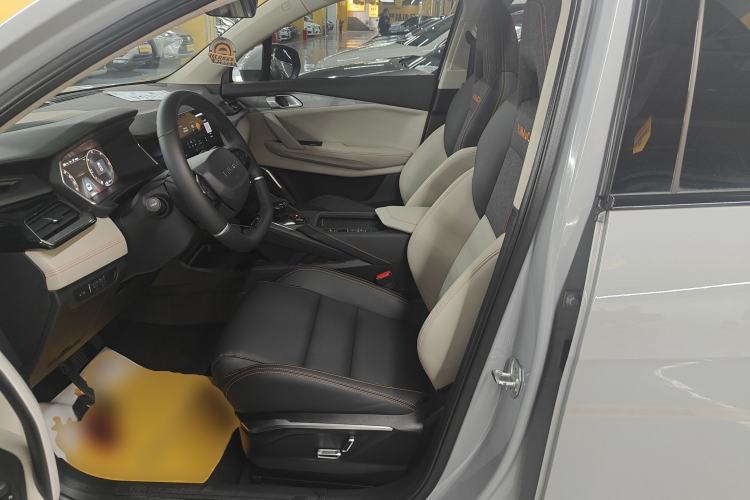 Used Lynk & Co 06 EM-P 2022 PHEV 84 km Range Pro Version Left Front Seat