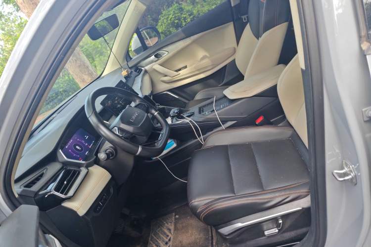 Used Lynk & Co 06 EM-P 2022 PHEV 84 km Range Pro Version Left Front Seat