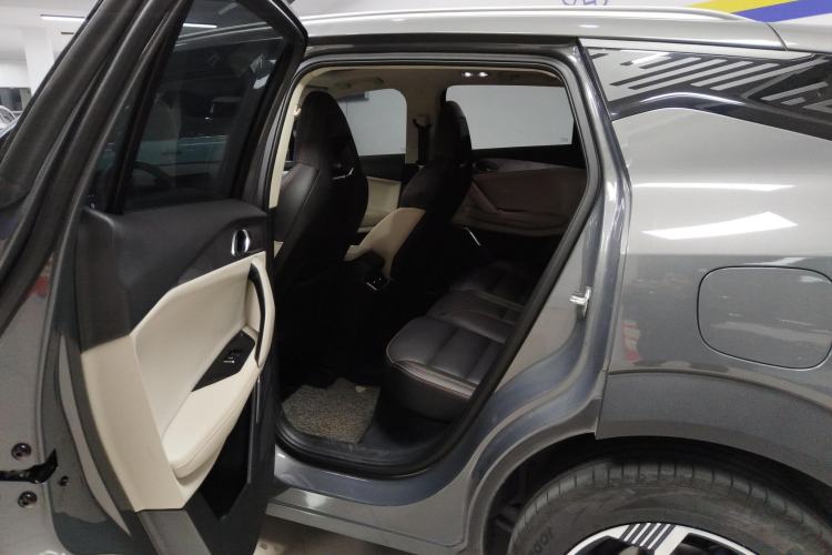 Used Lynk & Co 06 EM-P 2022 PHEV 84 km Range Pro Version Left Rear Seat