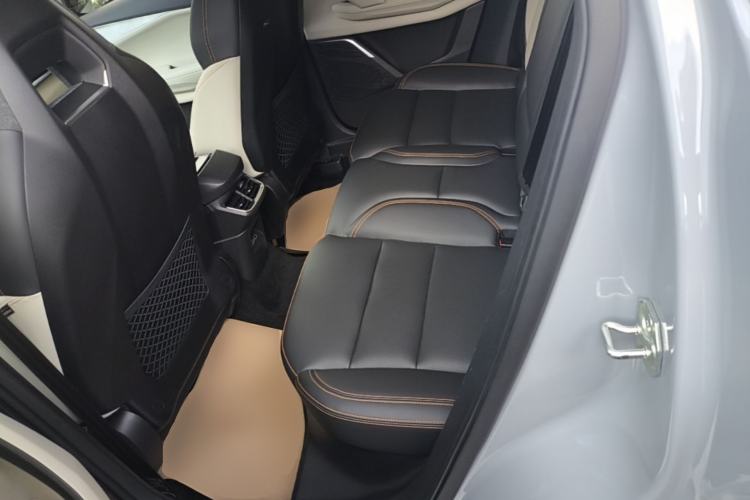 Used Lynk & Co 06 EM-P 2022 PHEV 84 km Range Pro Version Left Rear Seat