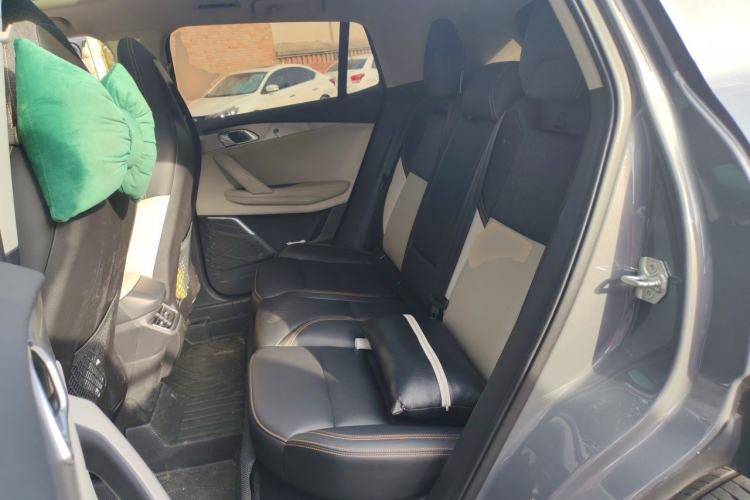 Used Lynk & Co 06 EM-P 2022 PHEV 84 km Range Pro Version Left Rear Seat