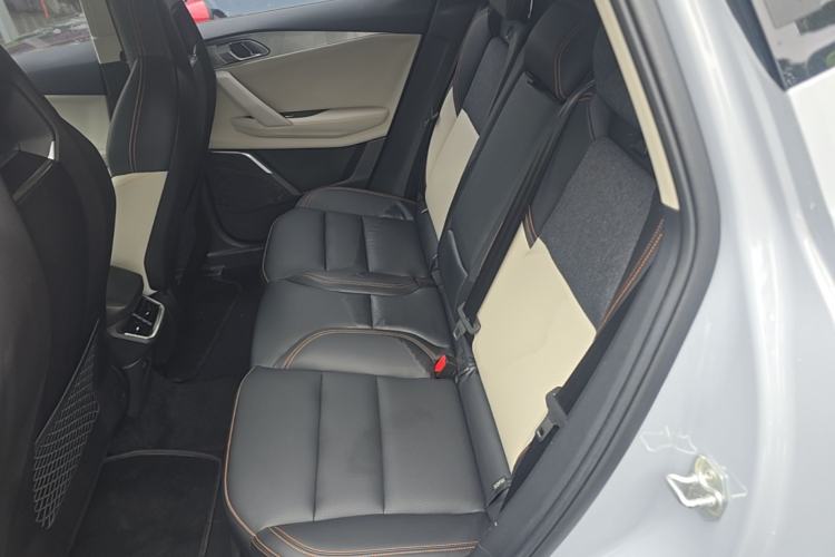 Used Lynk & Co 06 EM-P 2022 PHEV 84 km Range Pro Version Left Rear Seat
