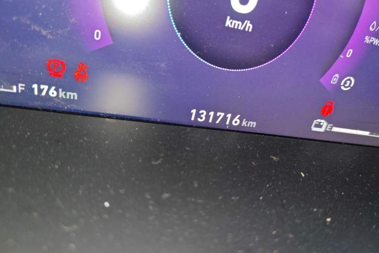 Used Lynk & Co 06 EM-P 2022 PHEV 84 km Range Pro Version Odometer Close Up