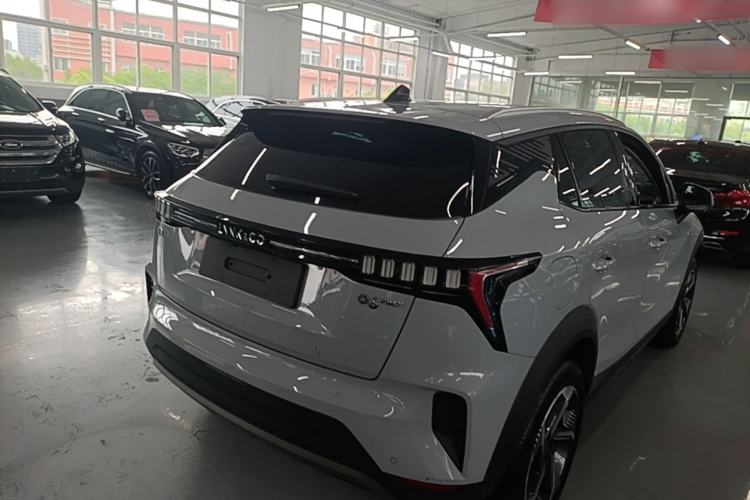 Used Lynk & Co 06 EM-P 2022 PHEV 84 km Range Pro Version Rear Right 45 Deg