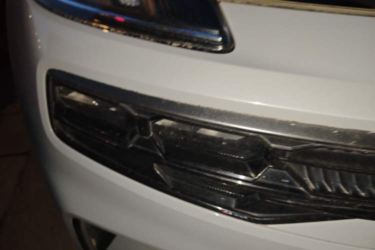 Used Lynk & Co 06 EM-P 2022 PHEV 84 km Range Pro Version Right Front Headlight