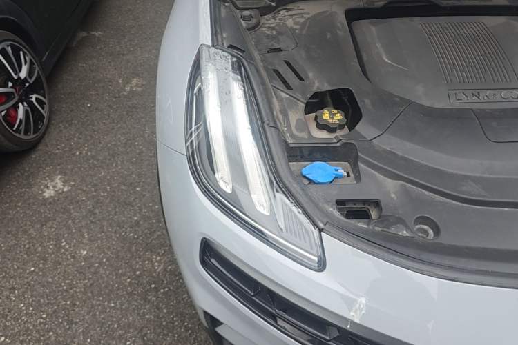Used Lynk & Co 06 EM-P 2022 PHEV 84 km Range Pro Version Right Front Headlight