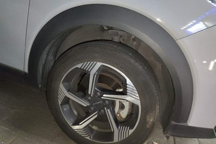 Used Lynk & Co 06 EM-P 2022 PHEV 84 km Range Pro Version Right Front Wheel Hub