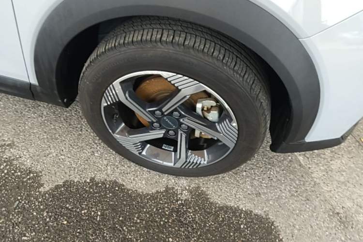 Used Lynk & Co 06 EM-P 2022 PHEV 84 km Range Pro Version Right Front Wheel Hub